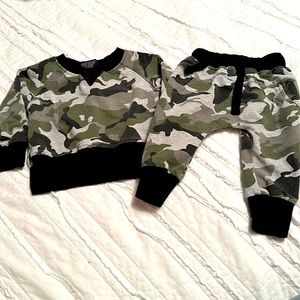 Little Bipsy camo sweatsuit
